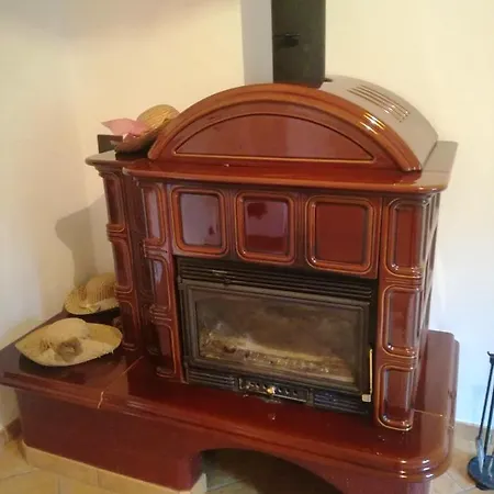 With 3 Bedrooms In With Wonderful Mountain View Furnished Garden And Wifi Appartamento *