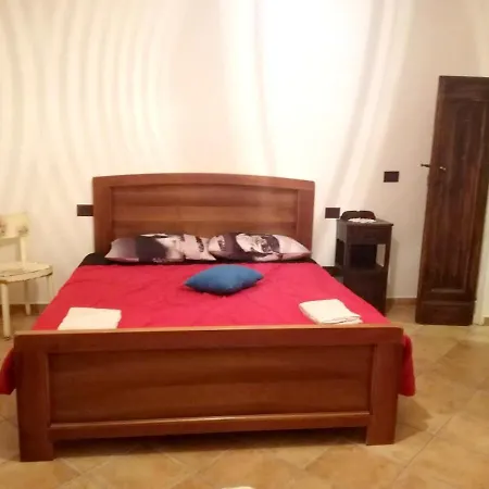 With 3 Bedrooms In With Wonderful Mountain View Furnished Garden And Wifi *