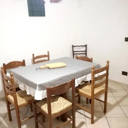 With 3 Bedrooms In With Wonderful Mountain View Furnished Garden And Wifi *