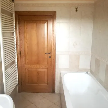 With 3 Bedrooms In With Wonderful Mountain View Furnished Garden And Wifi *