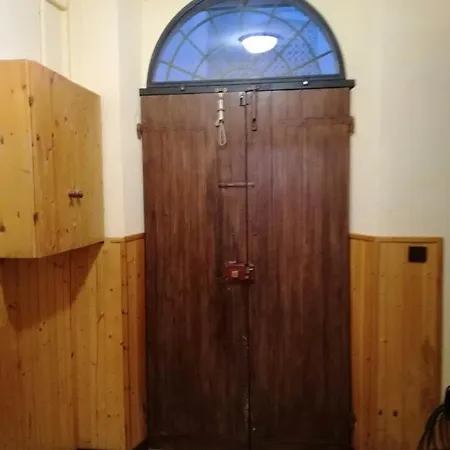 With 3 Bedrooms In With Wonderful Mountain View Furnished Garden And Wifi *