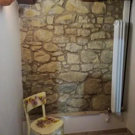 With 3 Bedrooms In With Wonderful Mountain View Furnished Garden And Wifi Appartamento *